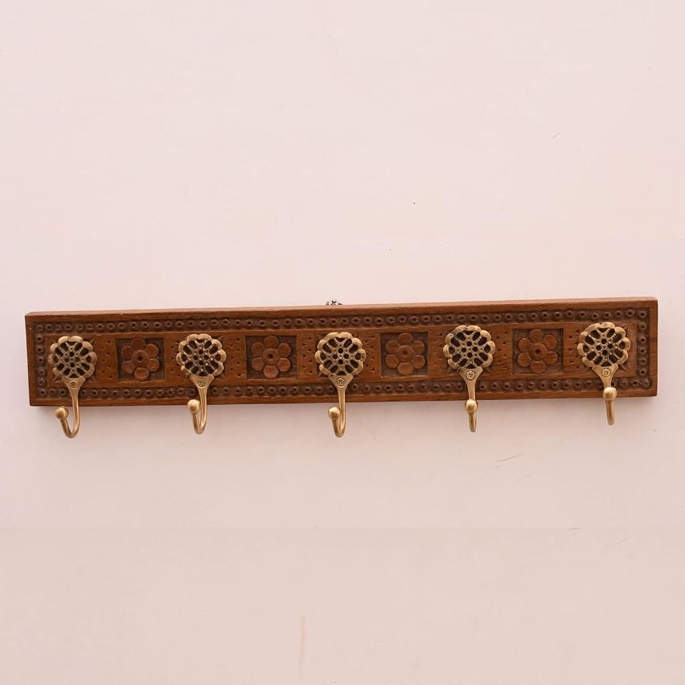 205.jpg 5 Carved Brass Hooks - Image 1