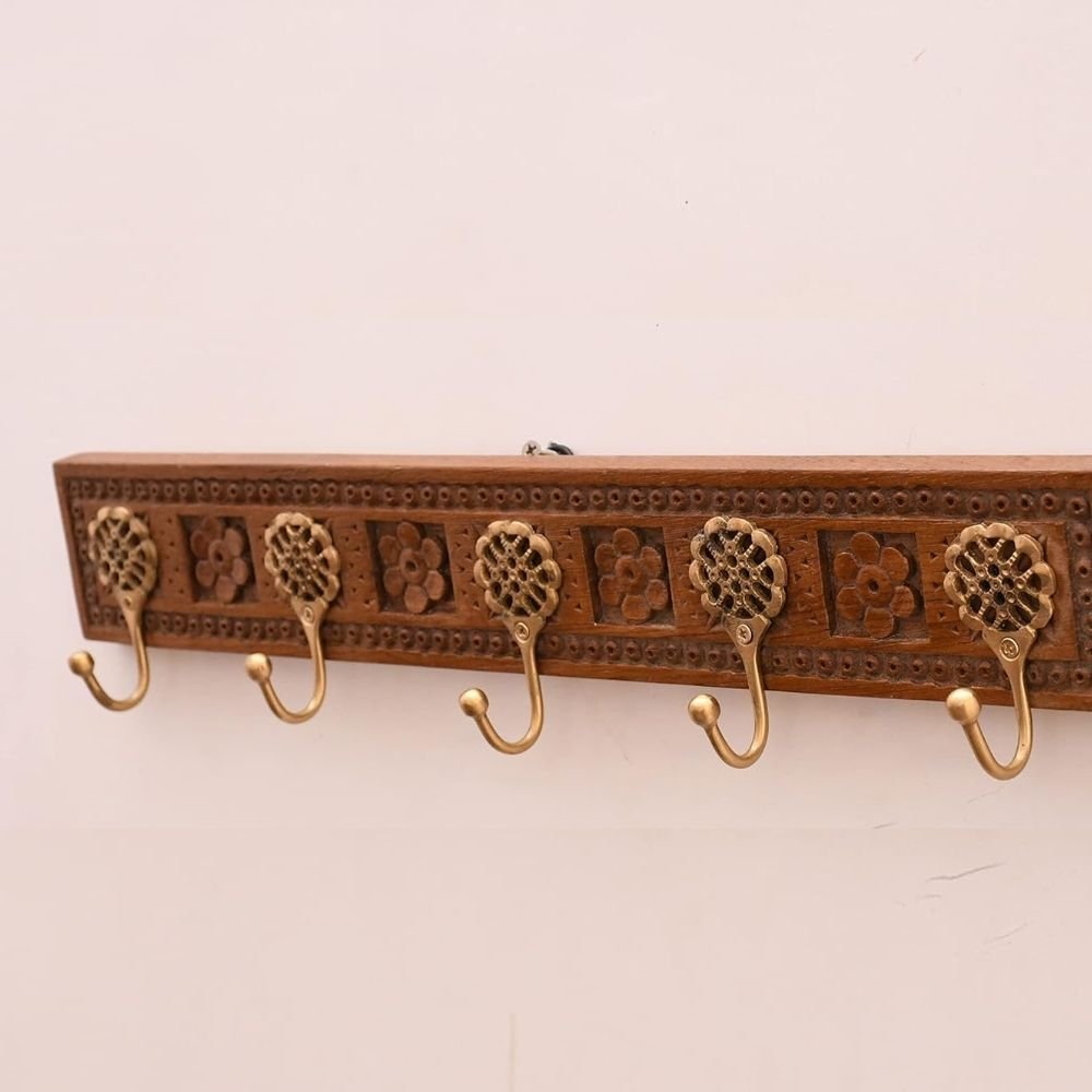 206.jpg 5 Carved Brass Hooks - Image 2